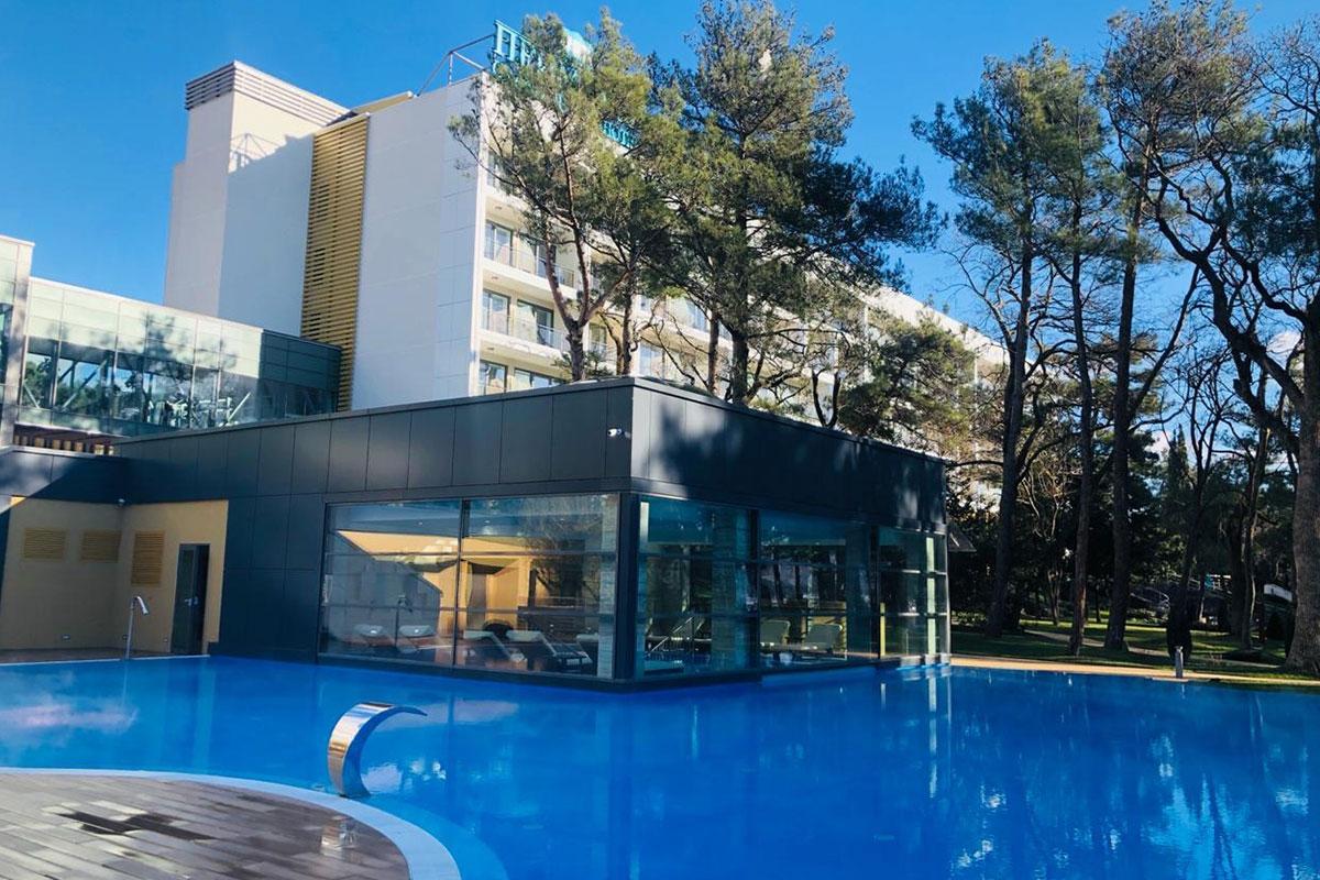 Приморье Grand Resort Hotel — бассейн